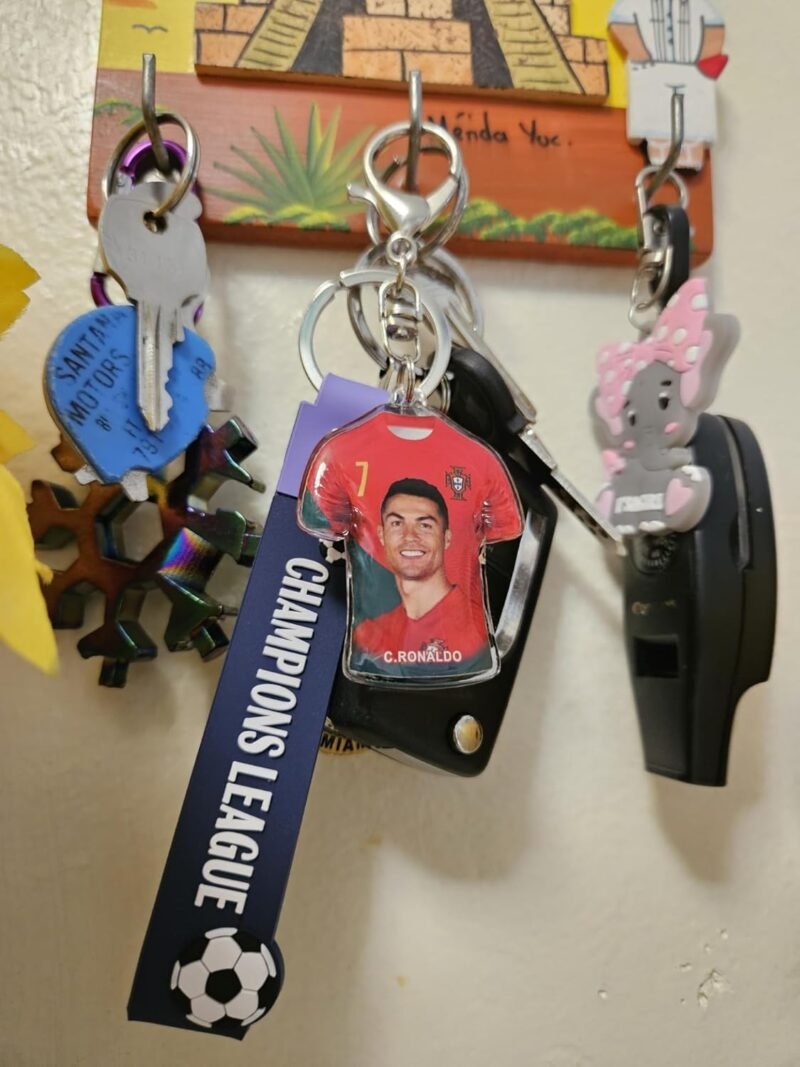 713gXk9A7kL._AC_SL1500_ Smiling Portugal CR7 Ronaldo Keychain