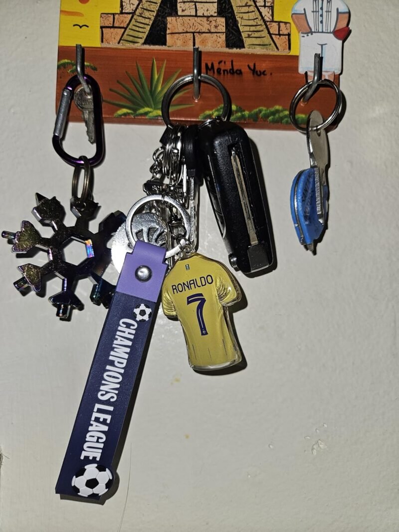 814fwu8OqcL._AC_SL1500_ Smiling Portugal CR7 Ronaldo Keychain