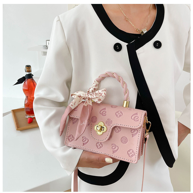 diy-leather-bag-kit-for-beginners-pink-crossbody.jpg DIY leather bag kit for beginners – pink handmade crossbody bag